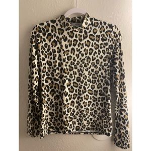 Turtle neck cheetah shirt